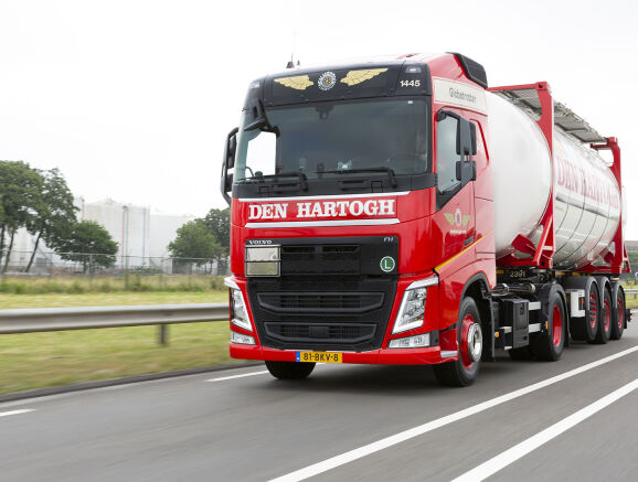100 Volvo FH trucks for Den Hartogh Logistics